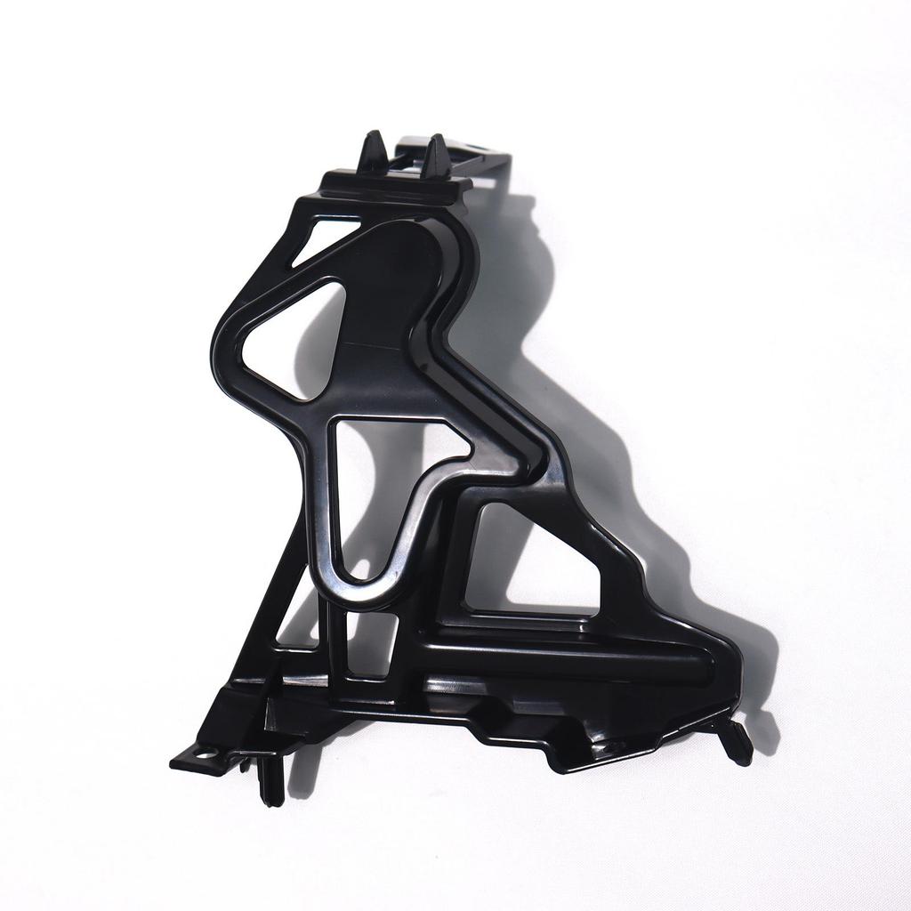 Левый и правый кронштейны переднего бампера для BMW (Часть 51647046351/51647046352)