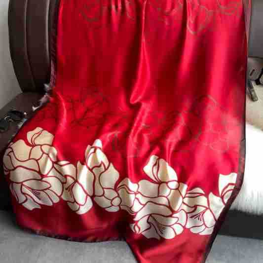 New Simple and Versatile Geometric Fashion Scarf Women's Thin Simulated Silk Shawl Sunscreen Long Large Size Silk