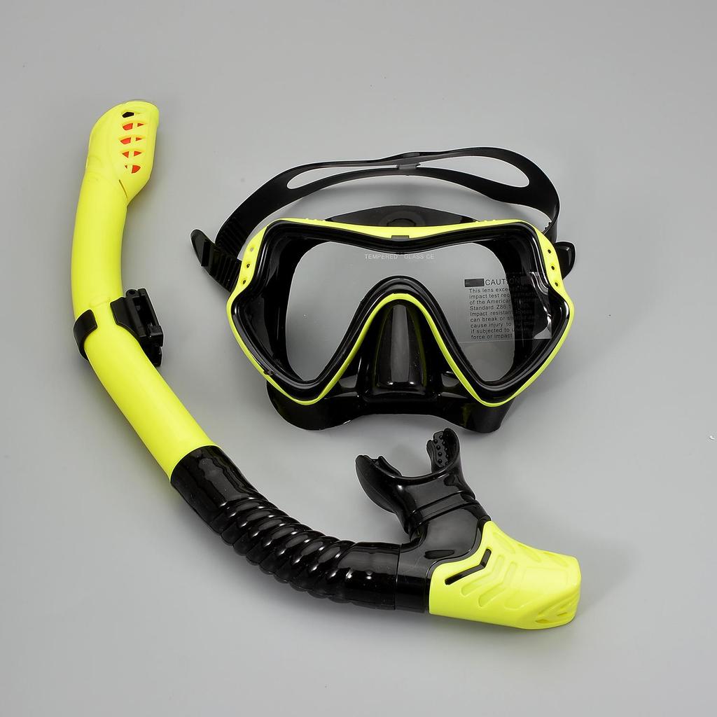 Snorkeling & Diving Set: Large Frame Silicone Mask and Snorkel for Men and Women