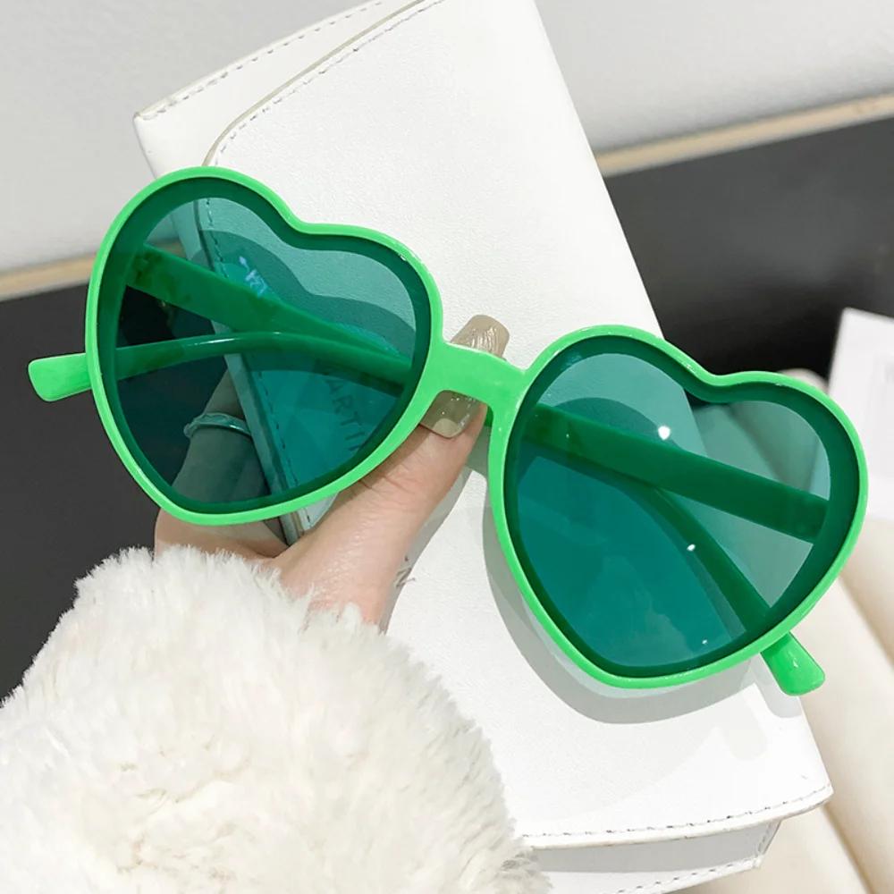 Love Heart Shaped Sunglasses Wedding Party Decoration Women Big Frame Fashion Retro Pink Cat Eye Vintage Sun Glasses