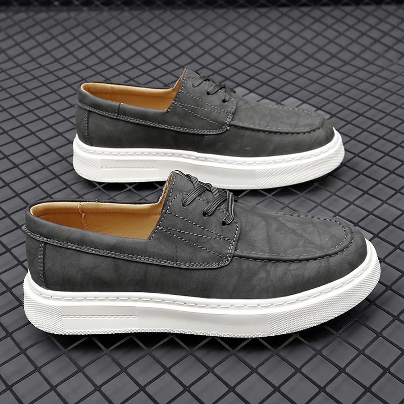 Модная Высококачественная Мужская Обувь Мюли из Натуральной Кожи 2024 Новая Трендовая Обувь для Скейтборда Британский Стиль Повседневная Удобная Мягкая Подошва Маленькая Обувь для Ходьбы