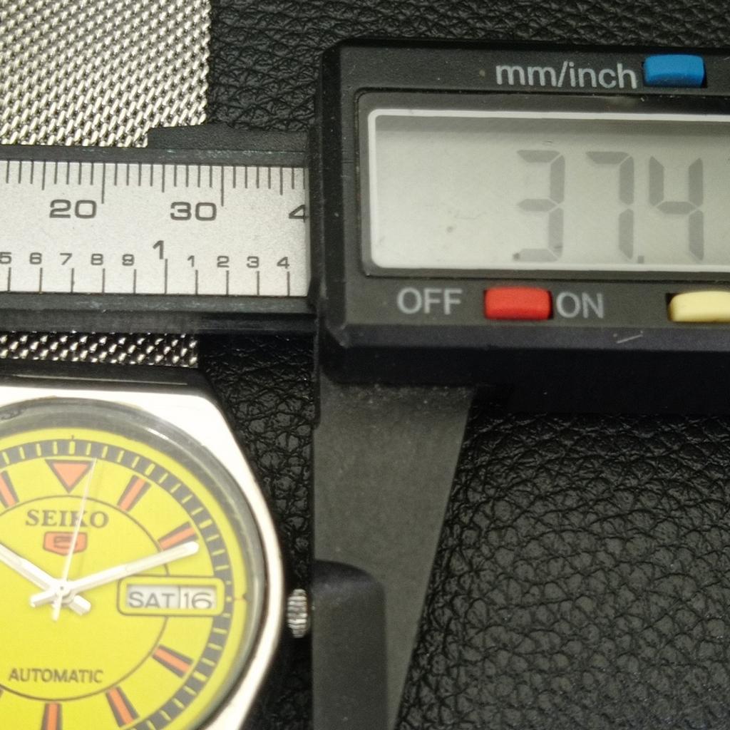 Seiko 5 АВТОМАТИЧЕСКИЕ ЯПОНСКИЕ 6349A МУЖСКИЕ ВИНТАЖНЫЕ ЧАСЫ С ЖЕЛТЫМ ЦИФЕРБЛАТОМ a702733-1 R210-a702733