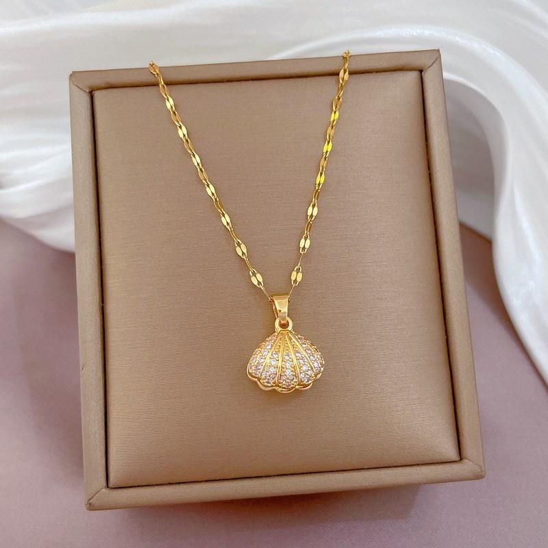 Korean Version of Diamond-encrusted Fashion Shell Pearl Necklace Titanium Steel Non-fading Necklace Femininity Fan Pendant Internet Celebrity Jewelry