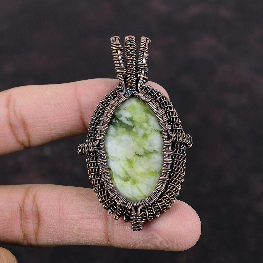 Зеленый арагонит, медный кулон, кулон с драгоценным камнем, завернутый в проволоку, ювелирные изделия из зеленого арагонита, кулон ручной работы, медная проволока, ювелирный подарок для мамы