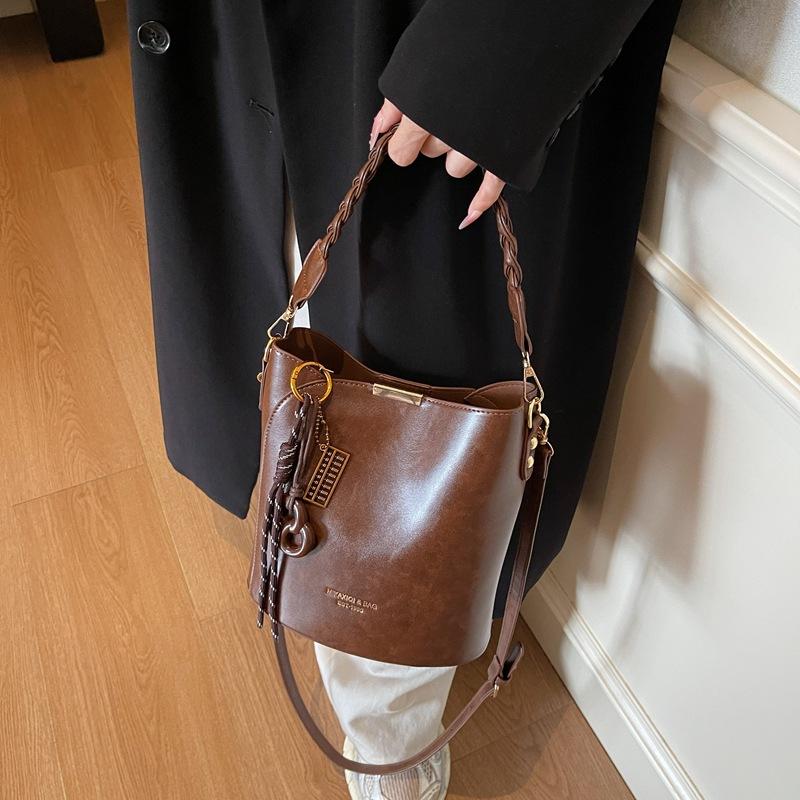 Premium Sense Hand Bag Women's 2025 New Trendy Fashion Going Out Shoulder Bag Casual Messenger Bucket Bag