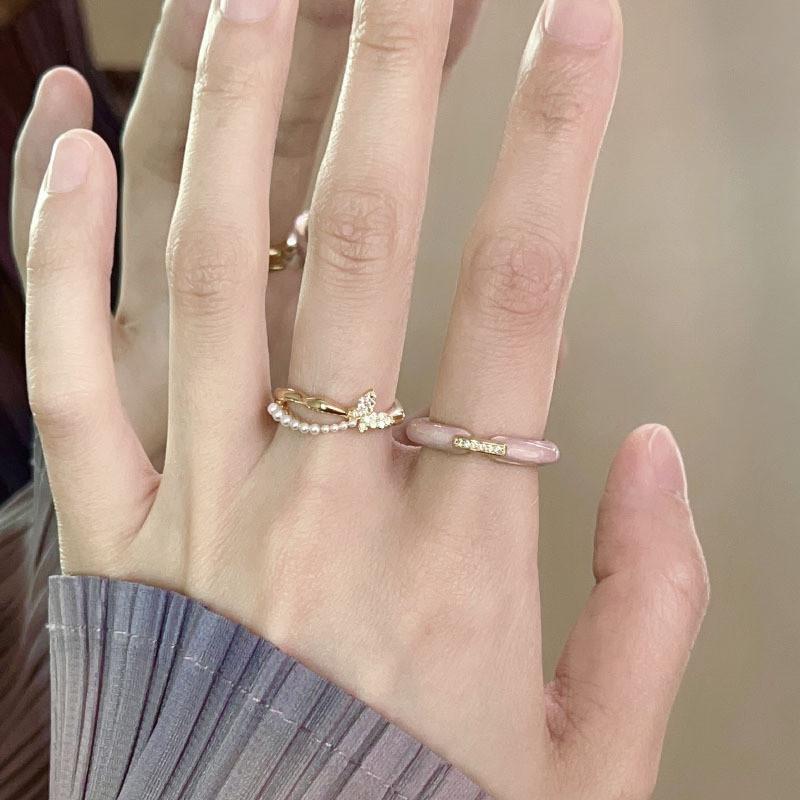 Exquisite Butterfly Decorative Ring For Women Unique Design With Pearl Enamel And Gemstones