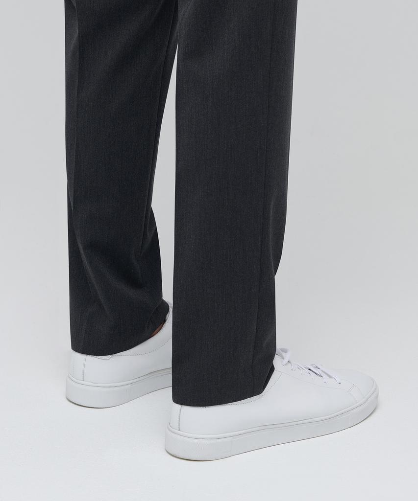MUSINSA STANDARD Lightweight Tapered Hidden Elastic Waist Length Slacks [Charcoal Gray]