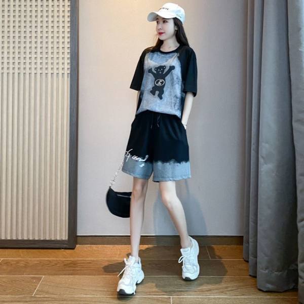 Омолаживающий спортивный костюм для женщин в летней моде, стильный и модный, повседневные шорты, большой размер, комплект из двух предметов