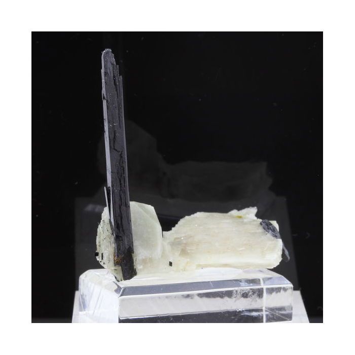 Pierres et Minéraux. Aegirine. 125.5 ct. Mount Malosa, Zomba District, Malawi.