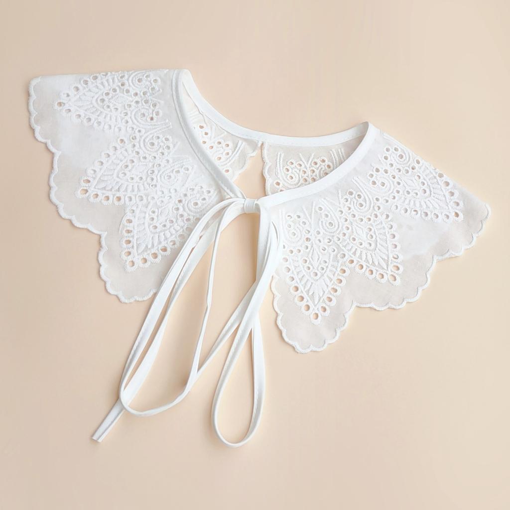 Fashionable and Versatile False Collar Shawl. Soft Material, Elegant Temperament. Can Be Matched with Sweaters, T-shirts and Ski