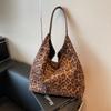 Сумка Premium sense большой вместимости женская новинка 2024 года, сумка через плечо в стиле ретро, универсальная сумка-тоут с леопардовым принтом, сумка для поездок на работу