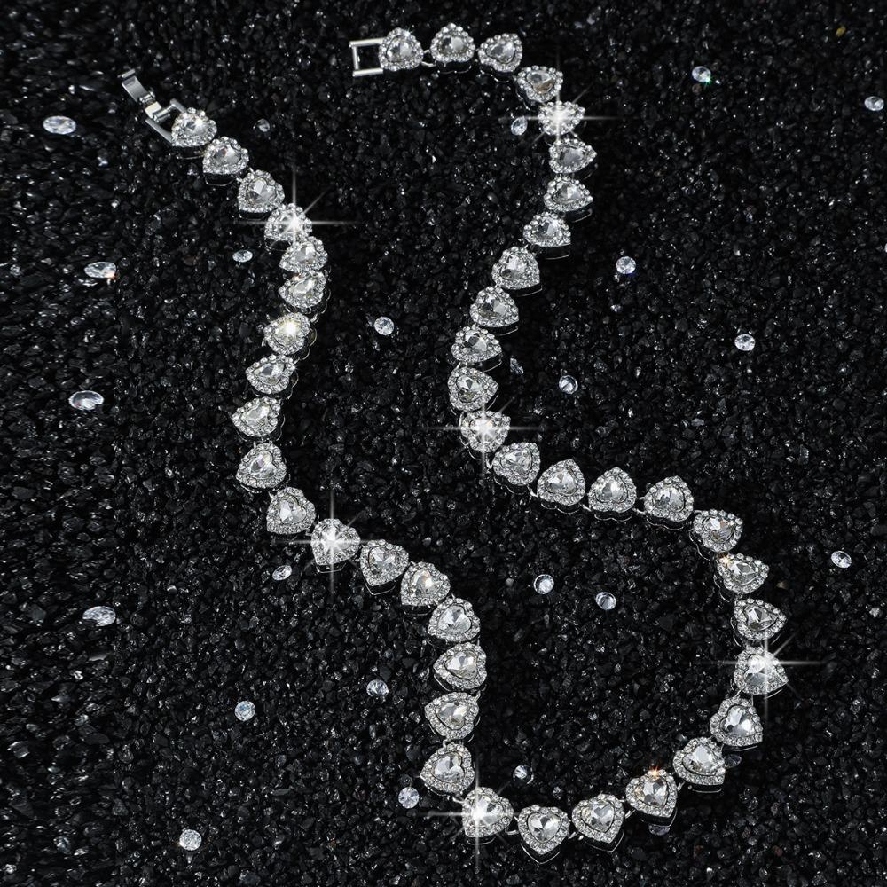Shiny Love Shape Rhinestone Bracelet Zinc Zinc Zinc Alloy Tennis Chain Choker Women Jewelry Party
