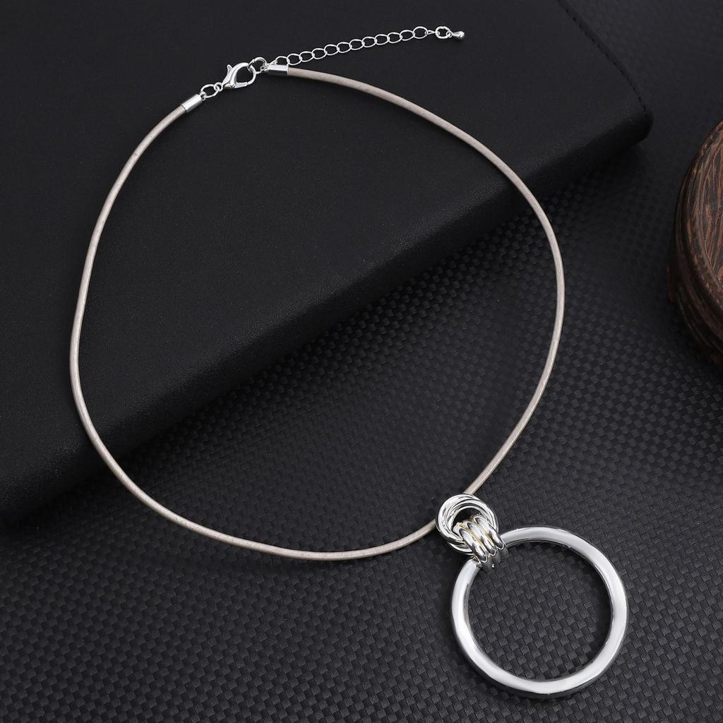 Металлический геометрический кулон в стиле INS, преувеличенное посеребренное колье из кожаного шнура с бабочкой, уличная мода, чокер.