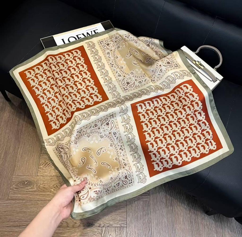 Men's Silk Neck Warmer: Professional British Style 70x70 Scarf