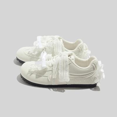 Элегантные кружевные туфли-лодочки молочно-белого цвета на плоской подошве для женщин, весенний новый стиль, универсальные туфли-балетки с Т-образным ремешком, повседневные туфли