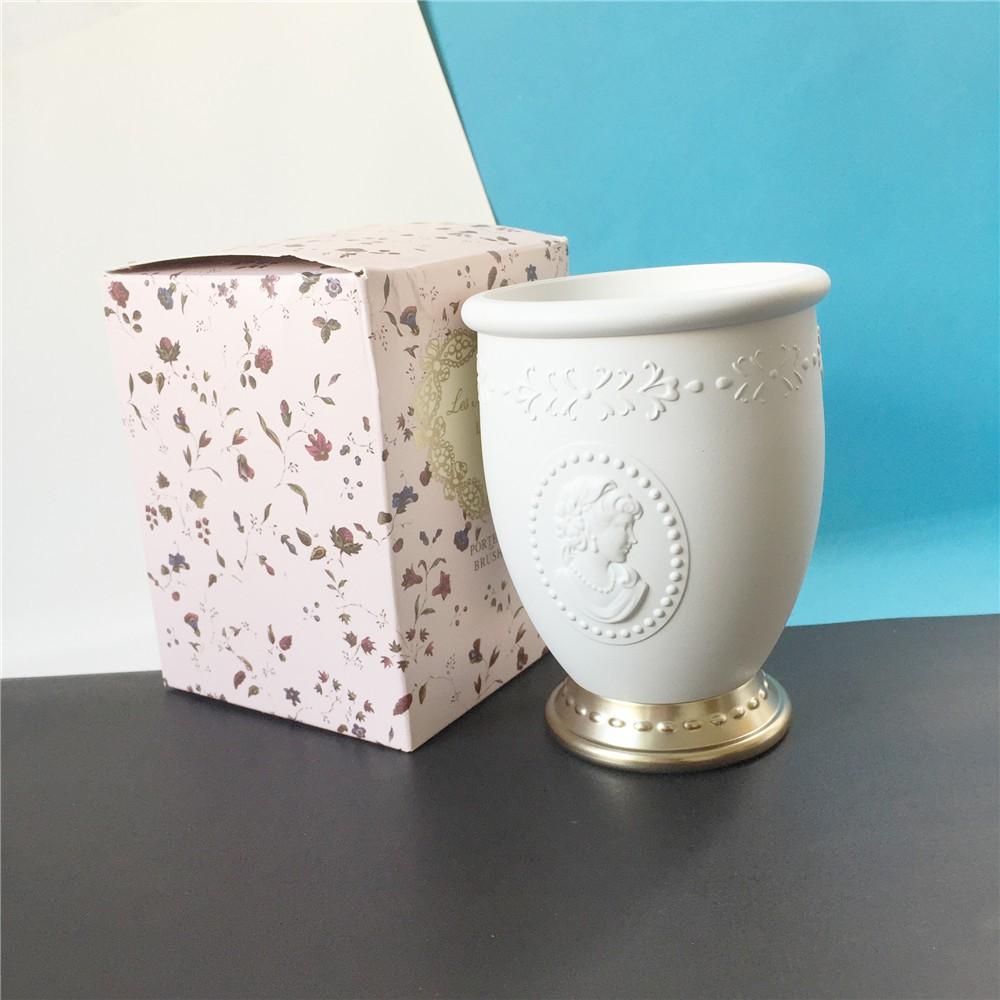 Держатель для кистей для макияжа с тиснением Laduree — белый/розовый — Роскошный футляр для хранения косметических кистей для красоты