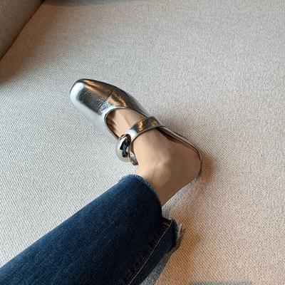 Модные туфли-мюли для женщин, сандалии на плоской подошве, уникальный дизайн верха, женские тапочки по акции, низкая цена, шлепанцы, лето 2025, распродажа роскошной обуви