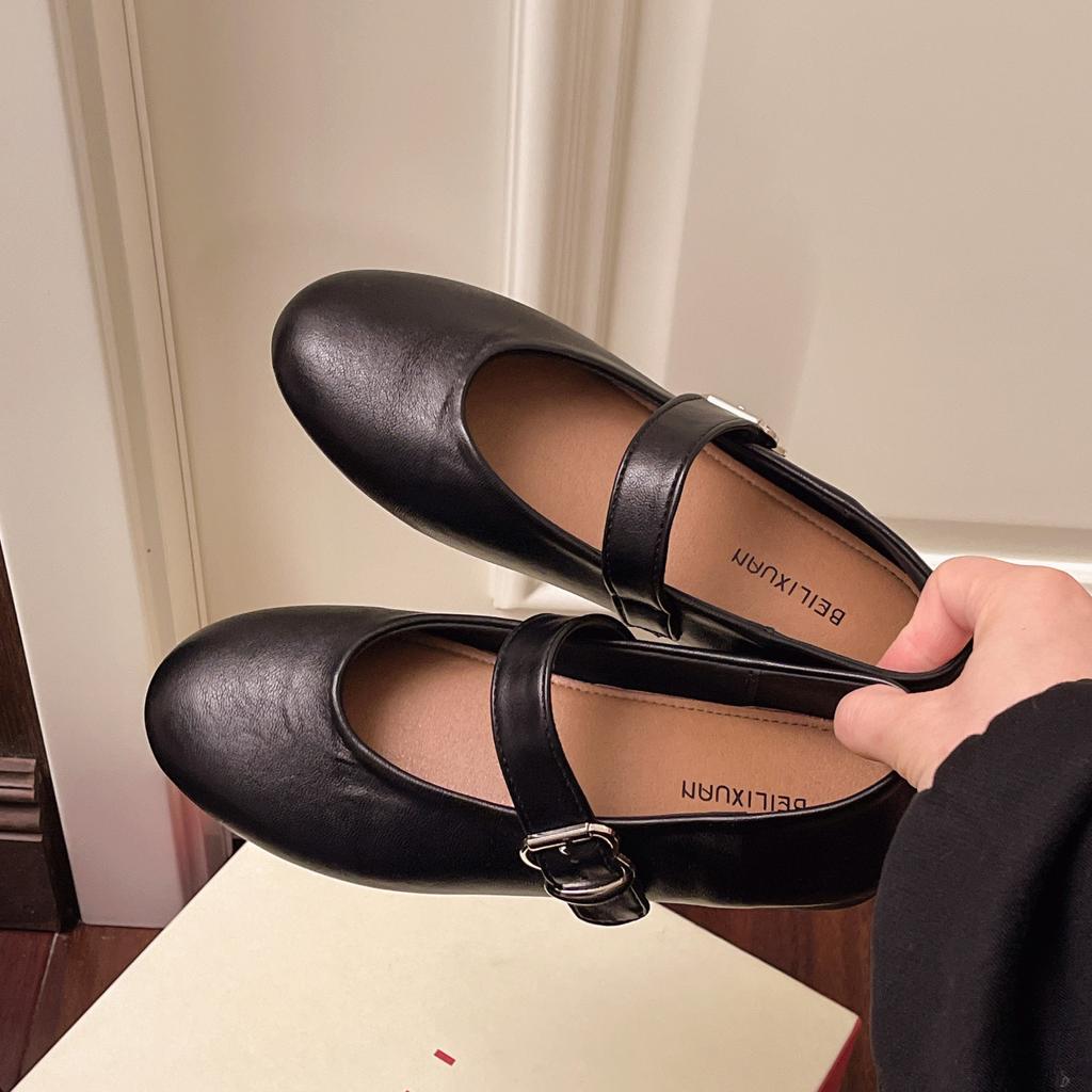 Stylish and Lightweight White Round Head Flat Bottom Shallow Mouth Single Shoes Women's New Autumn and Winter Soft Sole Mary Jane Small Leather Shoes