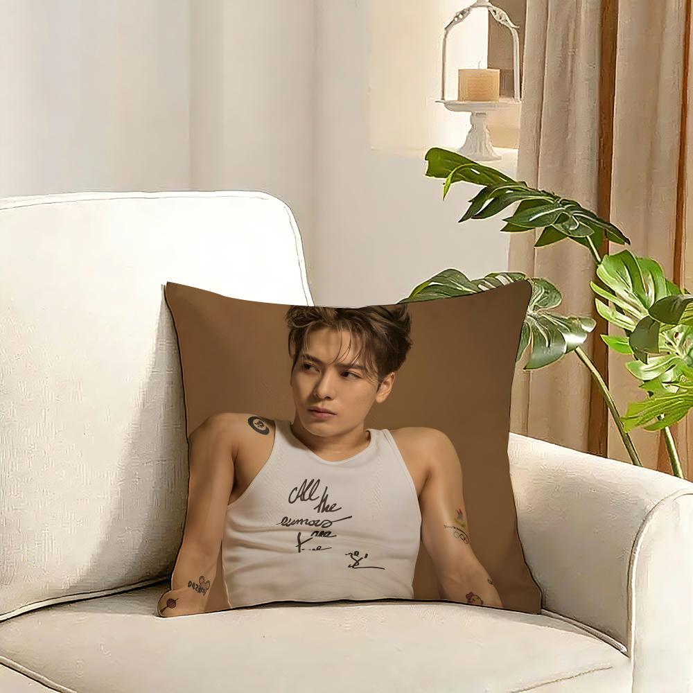 MMagic Man Cushion Cover Reversible Plush Pillow Cover Soft Fluffy Home Decor for Sofa Bedroom