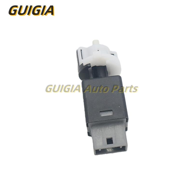 Brake Light Switch for Hyundai Sonata VIII Ix35 Santa Fe Kia K5 Sportage R Automotive Components 93813-3S800 938133S800