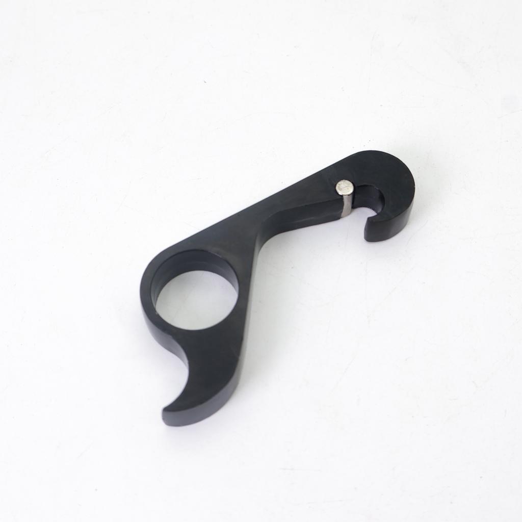 One-handed Bottle Opener Outdoor One-handed Bottle Opener Magnetic Metal Bottle Opener
