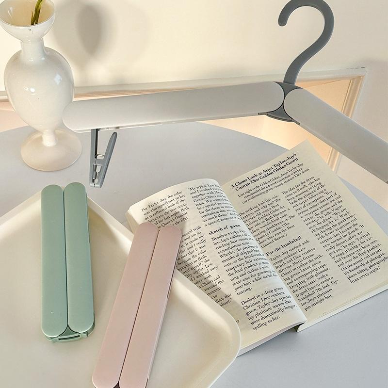 Складные дорожные вешалки Легкие Складные Экономящие место со скрытыми прищепками для подвешивания пиджаков брюк Идеально для путешествий шкафа дома ежедневного использования