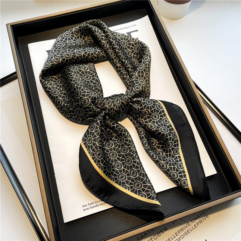 70 * 70cm New Silk Small Square Scarf For Women'S Neck Protection Professional Scarf Versatile Hair Tie Headscarf Scarf