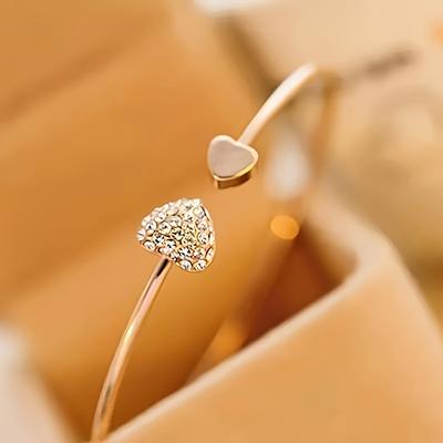 1 Браслет в форме сердца для женщин, с простым и открытым дизайном, элегантное украшение для вечеринки, универсальное украшение для повседневной носки и деликатное