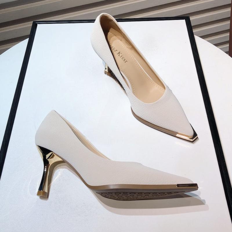 Осенняя женская обувь на высоком каблуке, туфли-лодочки, новая мода, универсальная обувь с металлическими шипами и неглубоким носком, профессиональная обувь, одиночные туфли