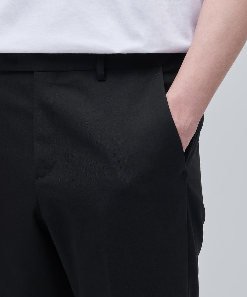MUSINSA STANDARD Wool Blend Relaxed Tapered Hidden Banding Crop Slacks [Black]