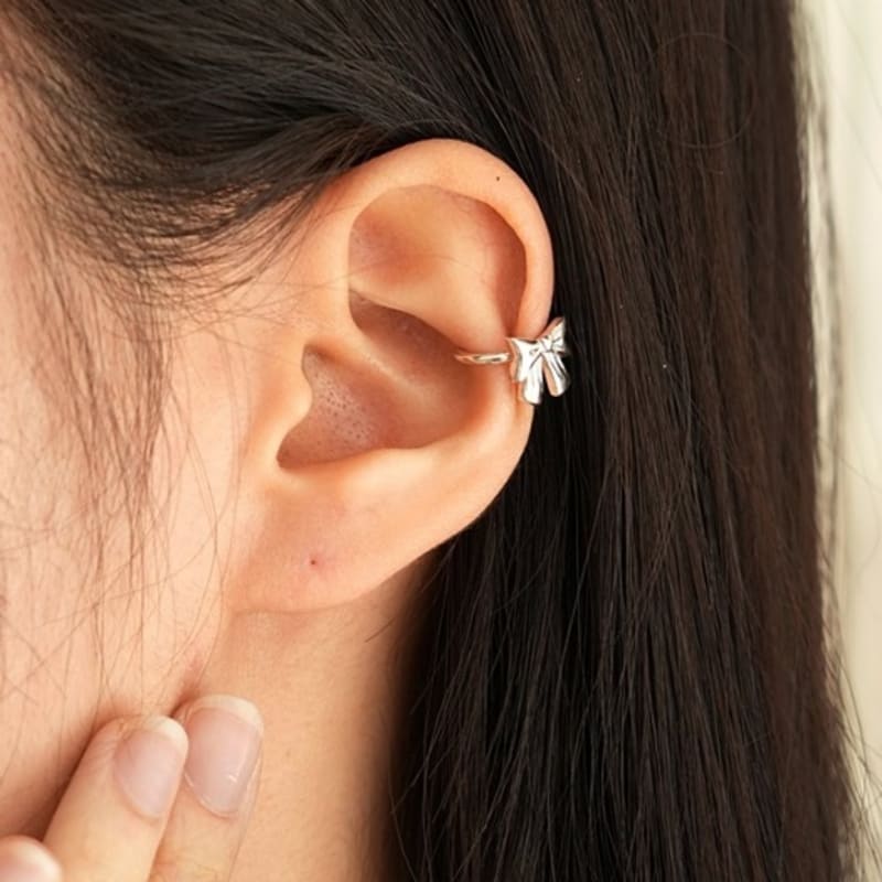 BELLOOGGI Heart ribbon earcuff