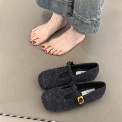 Ретро туфли Мэри Джейн женские 2025 осень новые французский темперамент элегантные шерстяные квадратный носок мелкий вырез мягкая подошва вечерние туфли