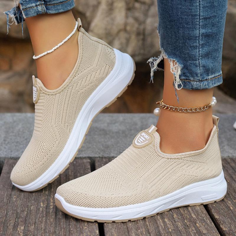 Мода модные дышащие трикотажные белые кроссовки женские весна осень удобные мягкие подошвы повседневная обувь женские легкие туфли без застежек на плоской подошве
