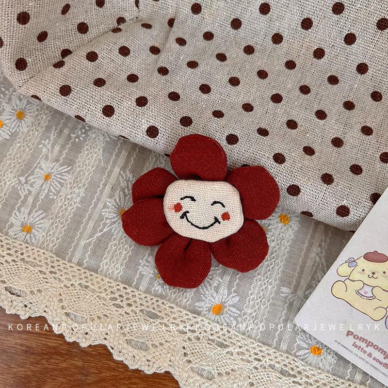 Плюшевый мишка и брошь-цветок в корейском стиле – милое мультяшное украшение-значок для рюкзака