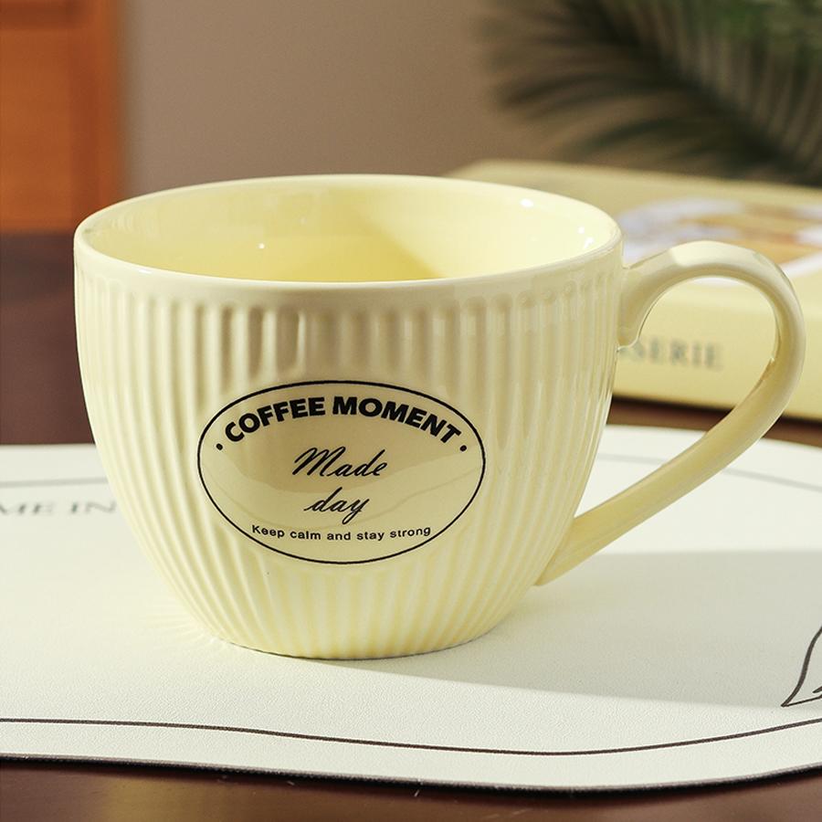 Керамическая чаша/кружка большой вместимости 700 мл с крышкой и ложкой, с винтажной текстурой; подходит для супа, кофе или лапши быстрого приготовления.