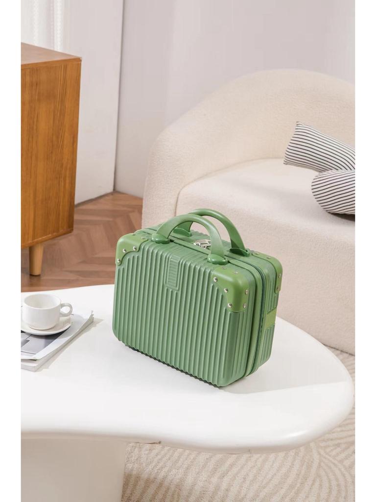 14-дюймовая дорожная косметичка — легкая, вместительная и модная в 2021 году