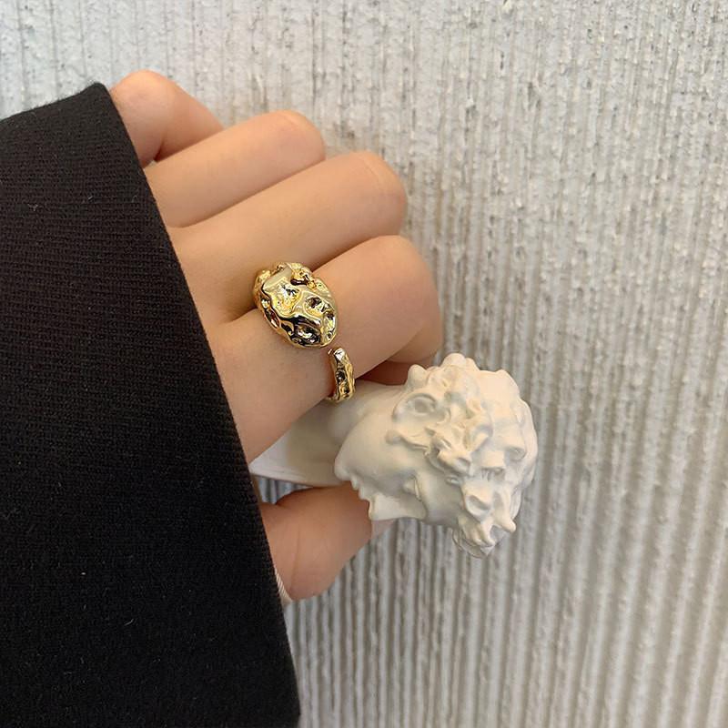 Элегантное кольцо в корейском стиле с геометрическим полым дизайном для женщин, идеально подходящее для любительниц моды