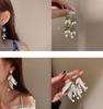 Серьги с кисточками во французском стиле ретро, ​​модные и элегантные серьги, серьги из натурального камня пресноводного цвета в стиле барокко.