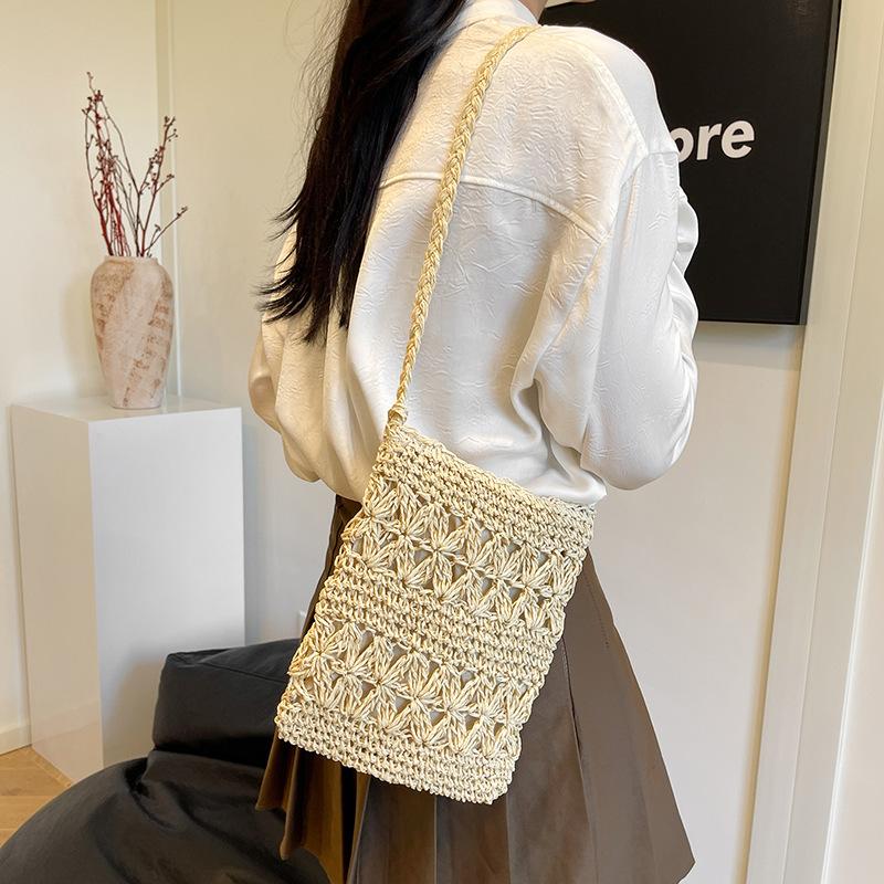 Красивая и модная летняя плетеная маленькая сумка для женщин, новая модная персонализированная сумка через плечо, модная ретро пляжная сумка