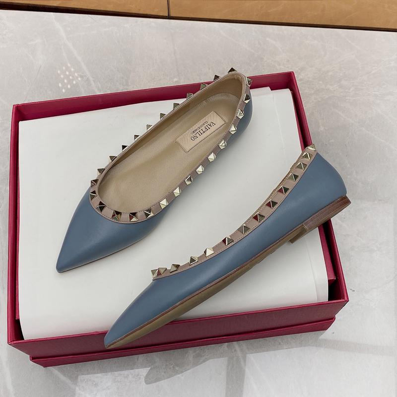 Trendy Fashion Rivets Shallow Black Patent Leather Single Shoes For Women French Style Pointed Flat Bottomed Women's Shoes