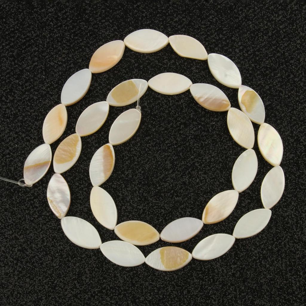 Натуральные пресноводные белые бусины из ракушек Бабочка Цветы Сердце Звезда Плоские круглые бусины из ракушек для изготовления ювелирных изделий DIY Браслеты из бисера для женщин