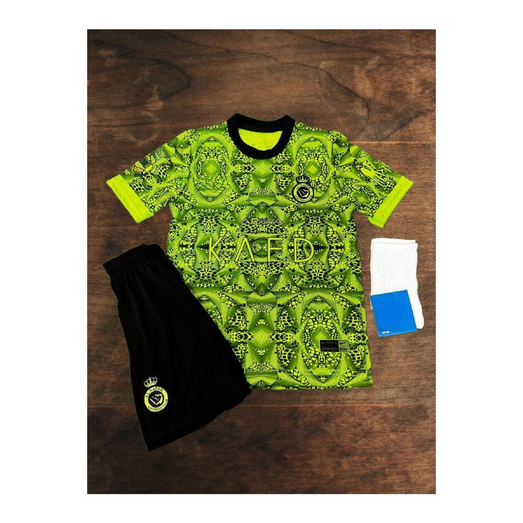 Зеленый детский трикотаж специального дизайна Cristiano Ronaldo Cr7 (Трикотажные шорты, носки)