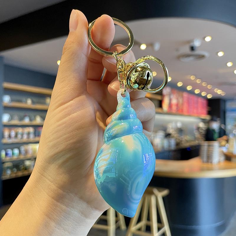 Iridescent Seashell Acrylic Keychain: Chic & Colorful Pendant for Girls' Bags & Cars