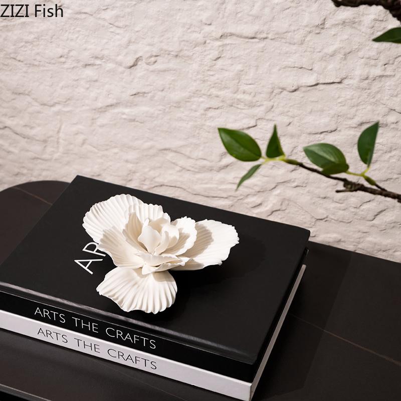 Элегантная Белая Фарфоровая Скульптура Цветка Пиона Настольное Украшение Минималистичное Произведение Искусства Украшения в Виде Цветка Пиона Эстетичный Декор Комнаты