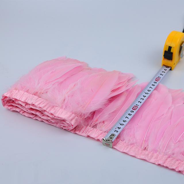 1 Метр Окрашенная Отделка из Гусиного Пера Золотого Цвета для DIY Поделок Вечернее Свадебное Платье Карнавальная Лента Декор для Одежды Плюмаж Аксессуары 15-20см