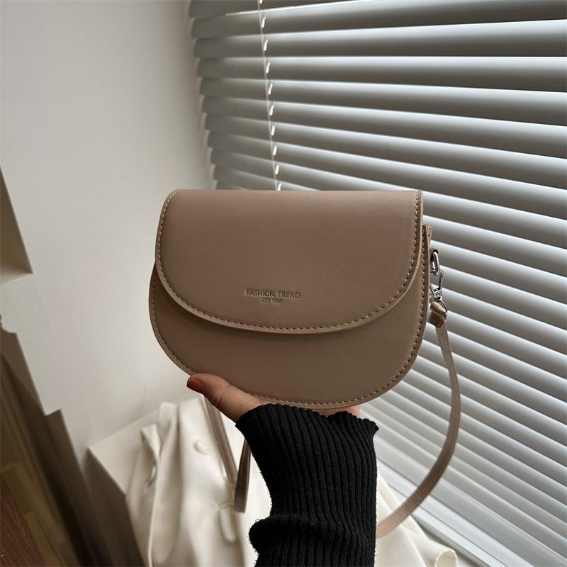 2025 однотонная новая простая новая модная конфетного цвета модная повседневная женская сумка-мессенджер через плечо