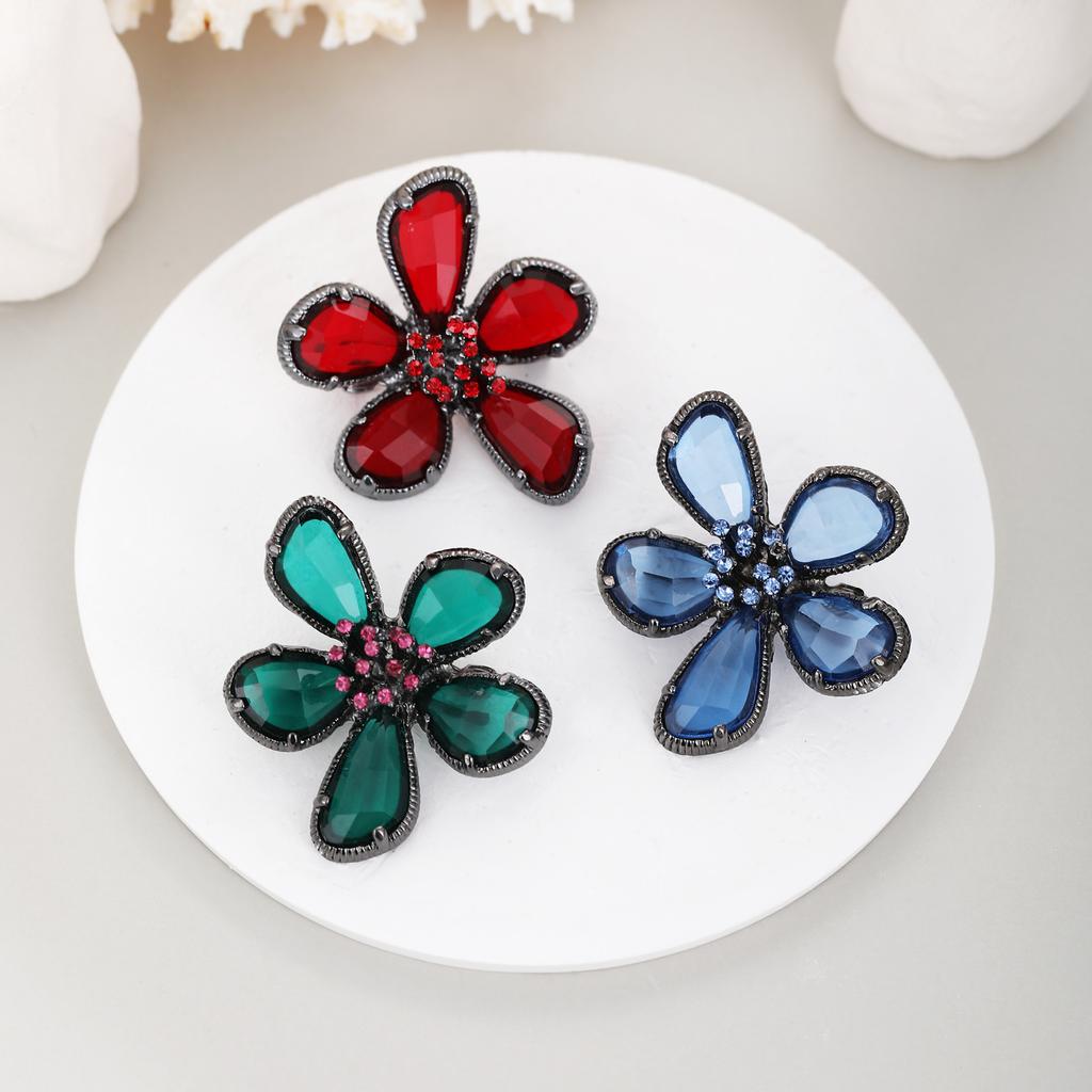 Retro Corsage Fashionable Crystal Flower Brooch Versatile Summer Clothing Accessory Clip Buckle