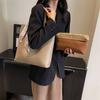 2023 New Arrival Vintage Style Minimalist Shoulder Bag With Large Capacity For Daily Use