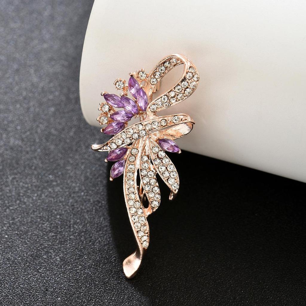 Korean Elegant Pearl Flower Brooch - Versatile, Luxurious Design for Women