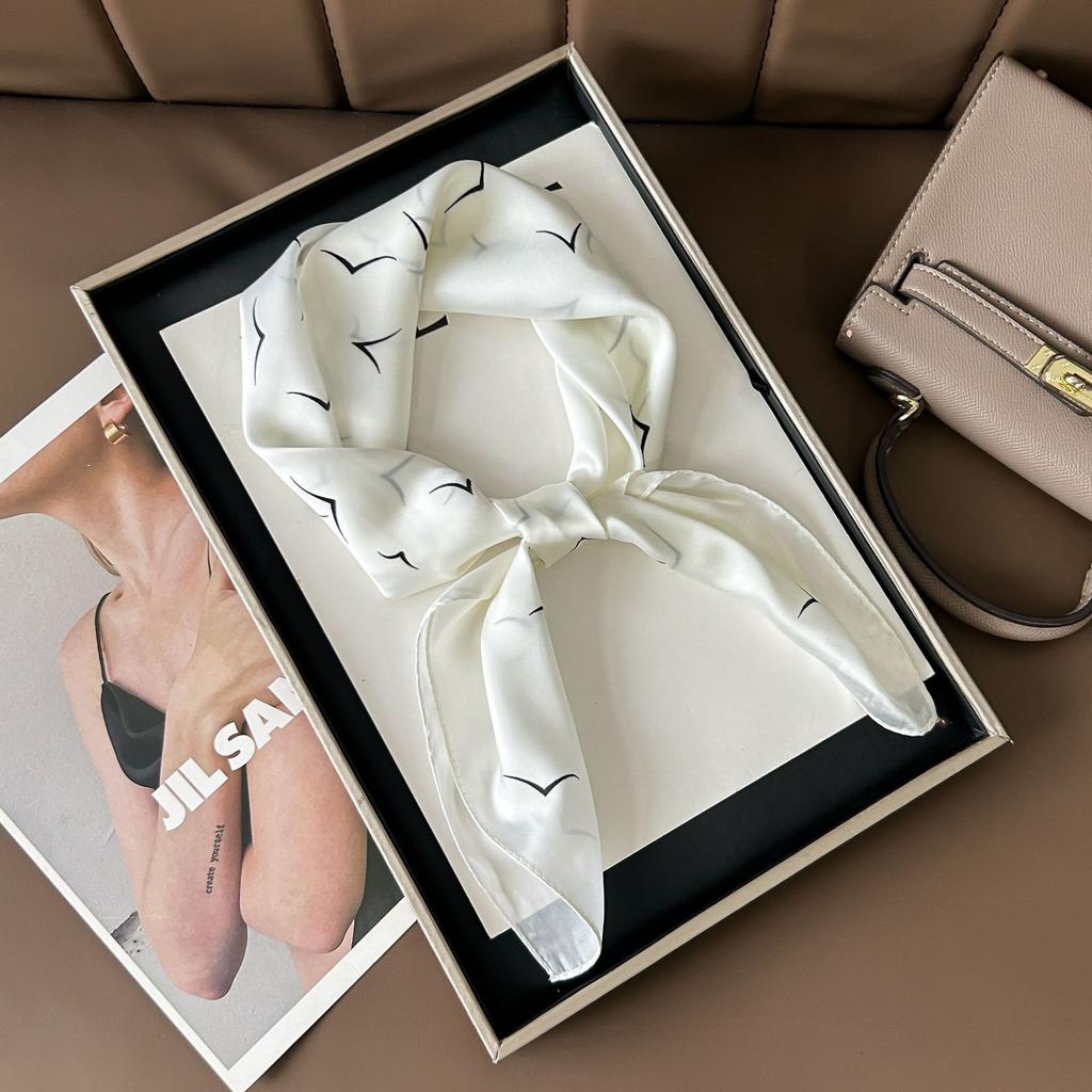 Шелковый шарф женский модный универсальный высокий смысл 70 квадратный шарф защита шеи шарф ретро шарф сумка